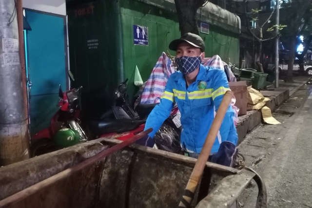 Hà Nội: Đêm trắng với người lao công ngày cuối cùng của năm Canh Tý - 4