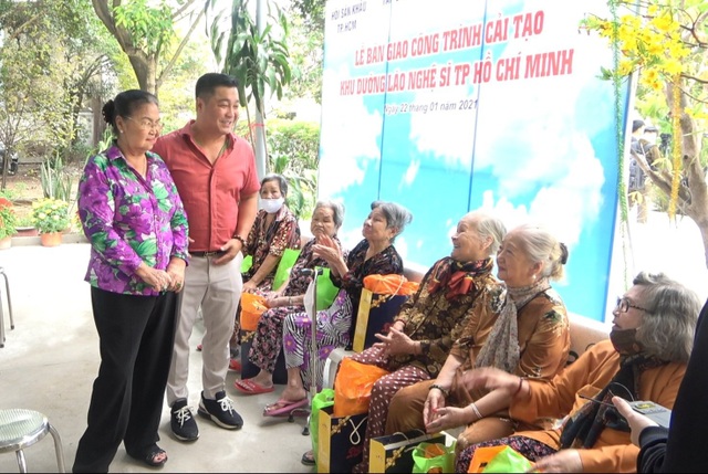 Lý Hùng, Lý Hương trải lòng về cái Tết đầu tiên vắng cha Lý Huỳnh - 8 Lý Hùng, Lý Hương trải lòng về cái Tết đầu tiên vắng cha Lý Huỳnh - 8