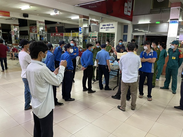 Hỏa tốc mở rộng xét nghiệm truy tìm ổ dịch Covid-19 ngoài cộng đồng - 1 Hỏa tốc mở rộng xét nghiệm truy tìm ổ dịch Covid-19 ngoài cộng đồng - 1