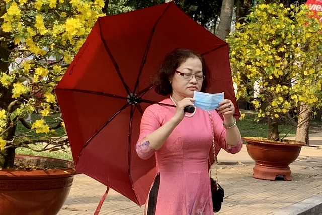 Hội hoa xuân năm Covid, dù đẹp rực rỡ vẫn vắng lặng, đìu hiu - 13 Hội hoa xuân năm Covid, dù đẹp rực rỡ vẫn vắng lặng, đìu hiu - 13