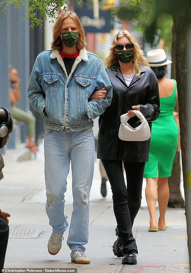 Siêu mẫu nội y Elsa Hosk sinh con gái đầu lòng - 2 Siêu mẫu nội y Elsa Hosk sinh con gái đầu lòng - 2