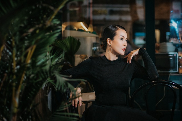 Nhan sắc Á hậu Áo dài Việt Nam Chung Vũ Thanh Uyên sau 25 năm - 6 Nhan sắc Á hậu Áo dài Việt Nam Chung Vũ Thanh Uyên sau 25 năm - 6