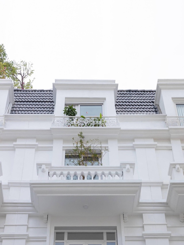 Biệt thự trắng hoành tráng ở con phố sầm uất bậc nhất Hà Nội - 2 Biệt thự trắng hoành tráng ở con phố sầm uất bậc nhất Hà Nội - 2