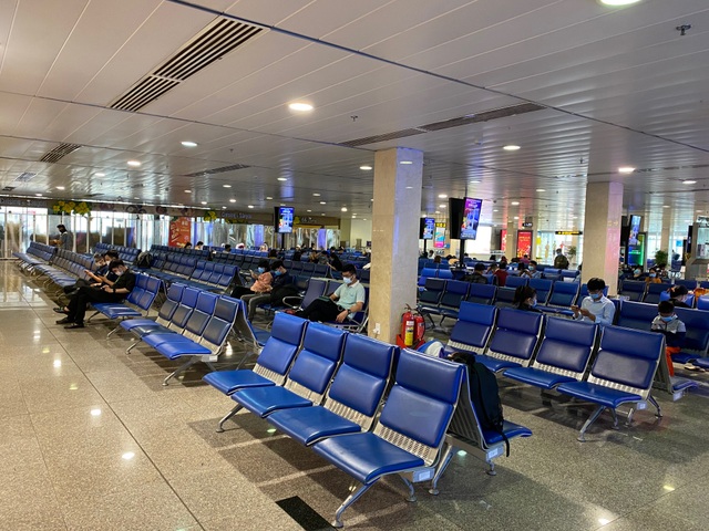 TPHCM: Sợ dịch, nhiều người dân về quê ăn Tết muộn - 3 TPHCM: Sợ dịch, nhiều người dân về quê ăn Tết muộn - 3
