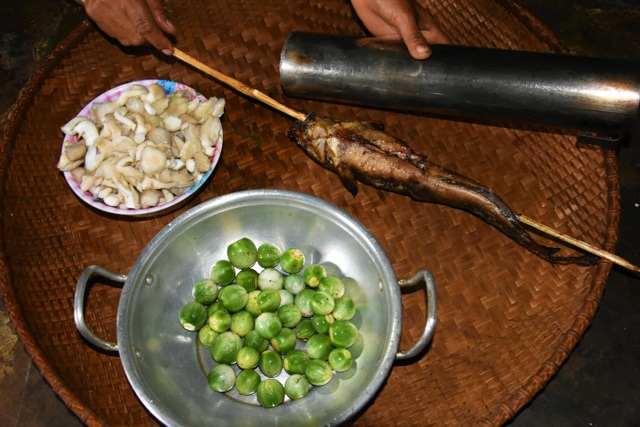 Soup, bitter tomato - a strange but famous dish in the Central Highlands - 1