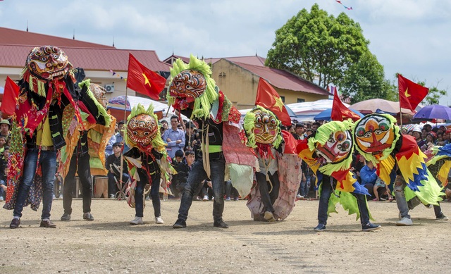Những chàng trai dân tộc dũng mãnh trong điệu múa sư tử độc lạ ở Lạng Sơn - 1