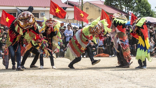 Những chàng trai dân tộc dũng mãnh trong điệu múa sư tử độc lạ ở Lạng Sơn - 6