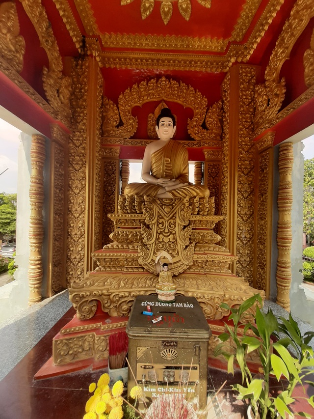 Close-up of the century-old pagoda with the unique giant reclining Buddha statue in Vietnam - 4