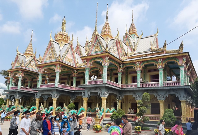 Close-up of the century-old pagoda with the unique giant reclining Buddha statue in Vietnam - 2