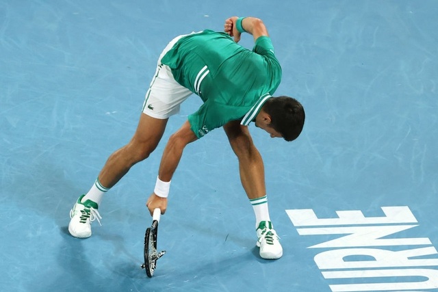 Australian Open: Ngược dòng hạ Zverev, Djokovic vào bán kết - 4