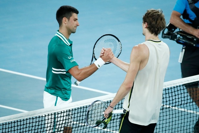 Australian Open: Ngược dòng hạ Zverev, Djokovic vào bán kết - 1