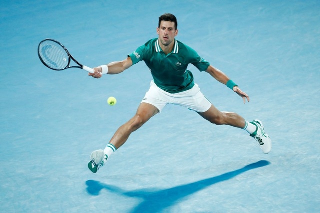 Australian Open: Ngược dòng hạ Zverev, Djokovic vào bán kết - 2