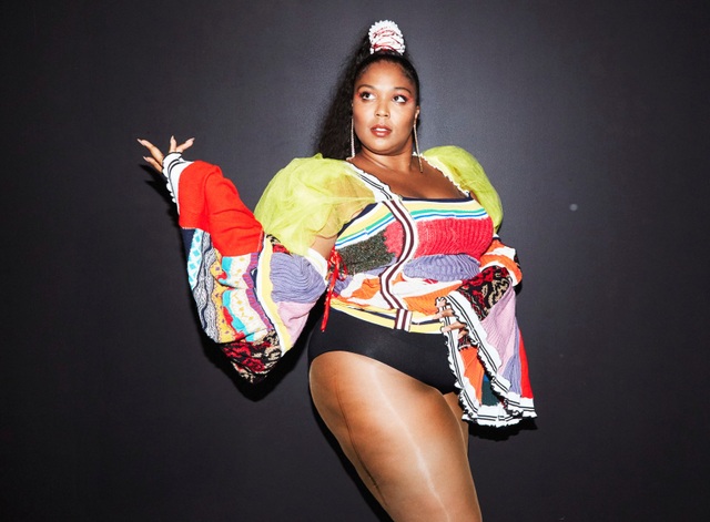 Lizzo mặc gợi cảm đón lễ tình nhân - 8 Lizzo mặc gợi cảm đón lễ tình nhân - 8