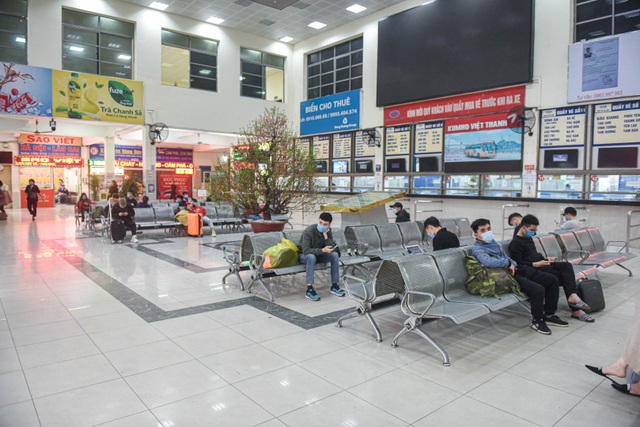 Bến xe vắng khách ngày người dân trở lại Hà Nội sau kì nghỉ Tết Nguyên đán - 2 Bến xe vắng khách ngày người dân trở lại Hà Nội sau kì nghỉ Tết Nguyên đán - 2