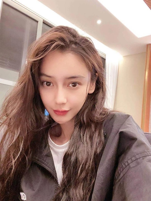 Angelababy và Huỳnh Hiểu Minh lạnh nhạt khó hiểu vào dịp lễ tình nhân - 3 Angelababy và Huỳnh Hiểu Minh lạnh nhạt khó hiểu vào dịp lễ tình nhân - 3