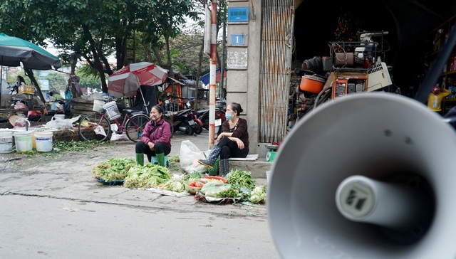 Loa phường nhắc nhở, hàng quán ở Hà Nội lắp vách ngăn, bán mang về - 11 Loa phường nhắc nhở, hàng quán ở Hà Nội lắp vách ngăn, bán mang về - 11