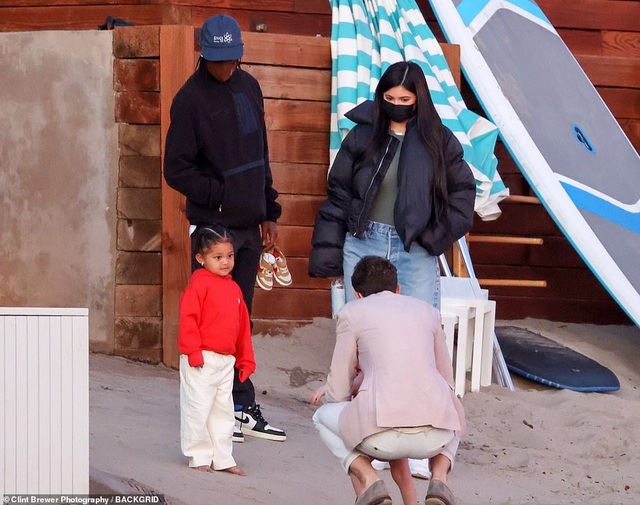 Kylie Jenner lại tái ngộ bồ cũ Travis Scott - 1 Kylie Jenner lại tái ngộ bồ cũ Travis Scott - 1