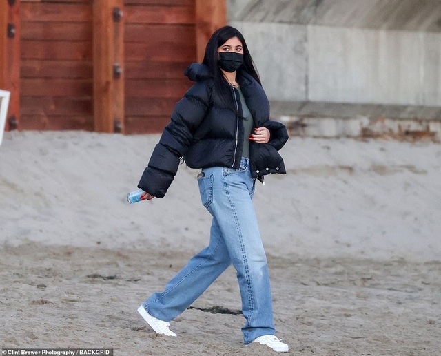 Kylie Jenner lại tái ngộ bồ cũ Travis Scott - 6 Kylie Jenner lại tái ngộ bồ cũ Travis Scott - 6