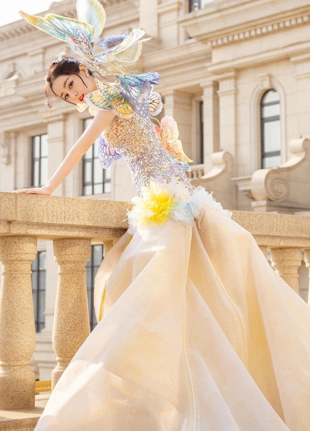 Mỹ nhân Tân Cương Địch Lệ Nhiệt Ba đẹp không góc chết - 9 Mỹ nhân Tân Cương Địch Lệ Nhiệt Ba đẹp không góc chết - 9