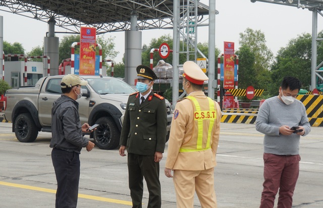 Nhiều xe ra vào Hải Dương phải quay đầu - 6 Nhiều xe ra vào Hải Dương phải quay đầu - 6