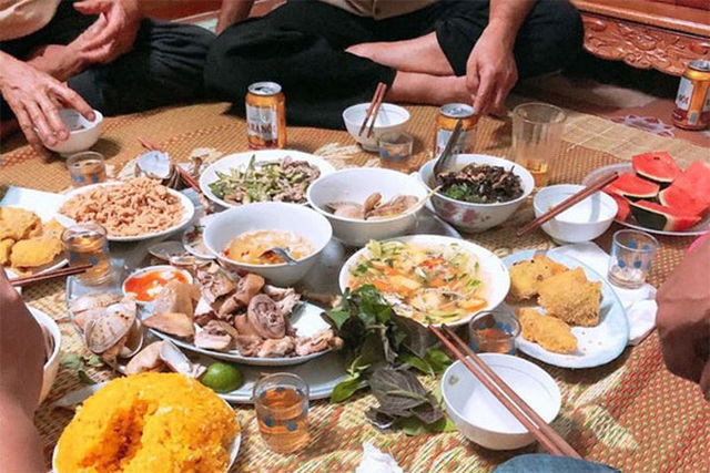 Đến nhà người yêu ăn cơm tất niên, tôi gặp phải sự cố khó đỡ, qua năm còn đau - 1 Đến nhà người yêu ăn cơm tất niên, tôi gặp phải sự cố khó đỡ, qua năm còn đau - 1