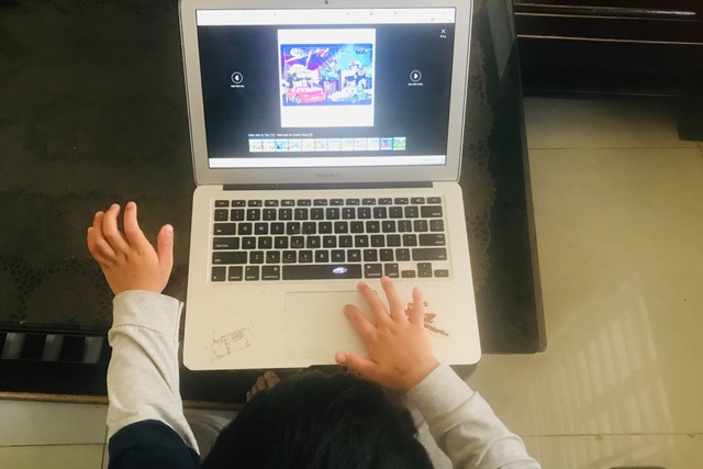 Bố mẹ đi làm sau Tết, cắn răng tìm chỗ gửi con, nhốt trẻ trong nhà - 5 Bố mẹ đi làm sau Tết, cắn răng tìm chỗ gửi con, nhốt trẻ trong nhà - 5