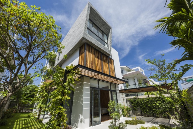 Cuộc sống vui thú điền viên trong căn nhà 3 tầng ngập cây xanh ở Nha Trang - 4