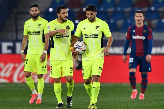 Luis Suarez tiết lộ lý do bị Barcelona đẩy sang Atletico - 1