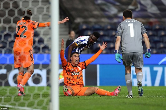 C.Ronaldo tịt ngòi, Juventus thua choáng váng trước Porto - 6