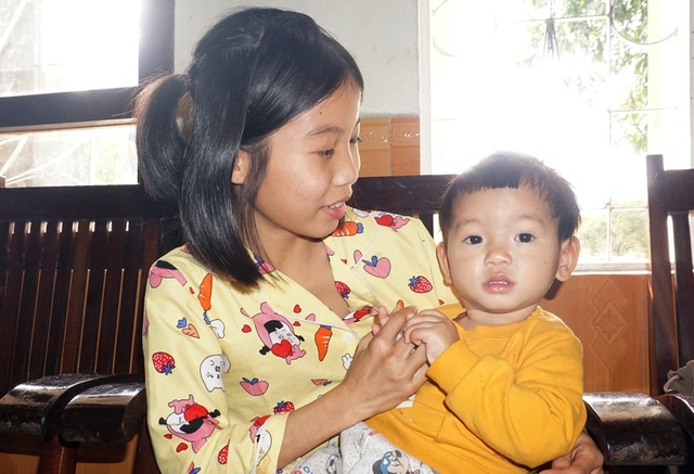 Cô bé lớp 8 thay mẹ nuôi em và cuộc sống bất ngờ ở làng trẻ SOS - 1 Cô bé lớp 8 thay mẹ nuôi em và cuộc sống bất ngờ ở làng trẻ SOS - 1