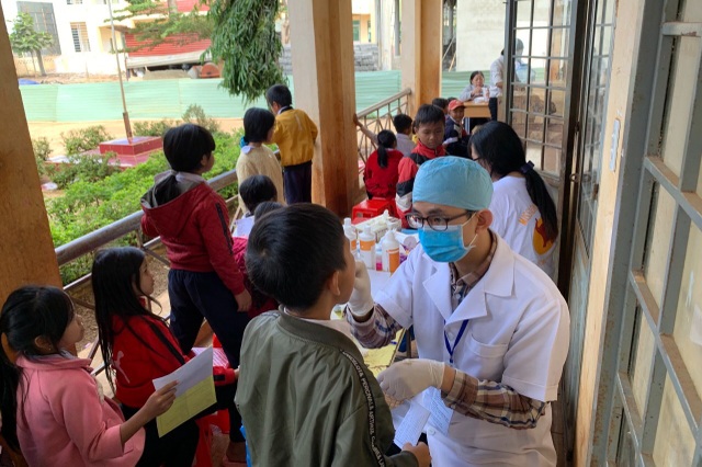 Đắk Lắk: Trên 12.000 ngàn trẻ em được hỗ trợ, giúp đỡ - 1 Đắk Lắk: Trên 12.000 ngàn trẻ em được hỗ trợ, giúp đỡ - 1