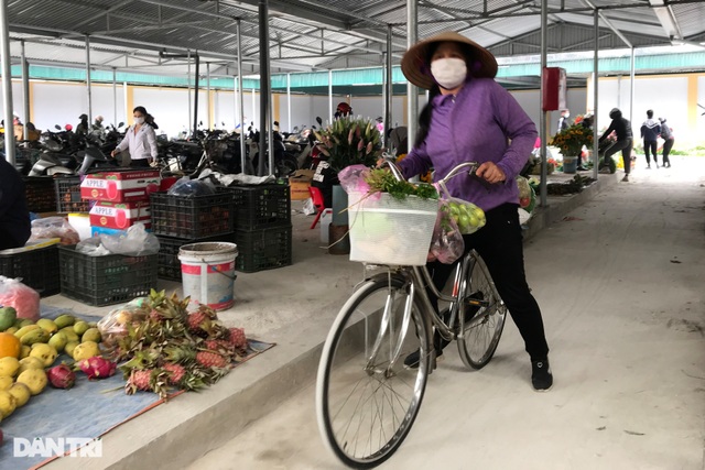 Người dân tâm dịch thành phố Chí Linh đi chợ bằng thẻ theo ngày chẵn lẻ - 6