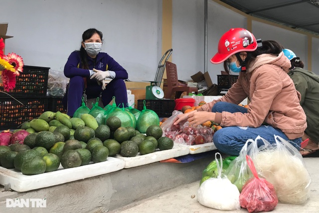 Người dân tâm dịch thành phố Chí Linh đi chợ bằng thẻ theo ngày chẵn lẻ - 9