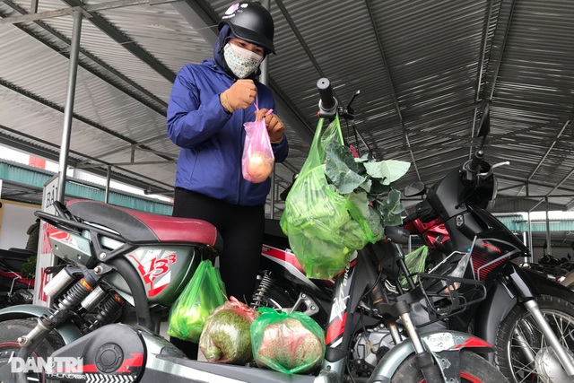 Người dân tâm dịch thành phố Chí Linh đi chợ bằng thẻ theo ngày chẵn lẻ - 7