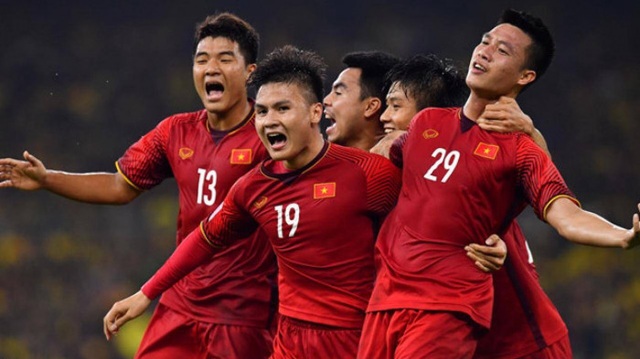 Thái Lan vẫn bị đội tuyển Việt Nam bỏ xa trên bảng xếp hạng FIFA - 1 Thái Lan vẫn bị đội tuyển Việt Nam bỏ xa trên bảng xếp hạng FIFA - 1