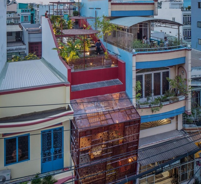 Cô gái xây tặng mẹ căn nhà ngoài đóng, trong mở độc, lạ ở Sài Gòn - 13 Cô gái xây tặng mẹ căn nhà ngoài đóng, trong mở độc, lạ ở Sài Gòn - 13
