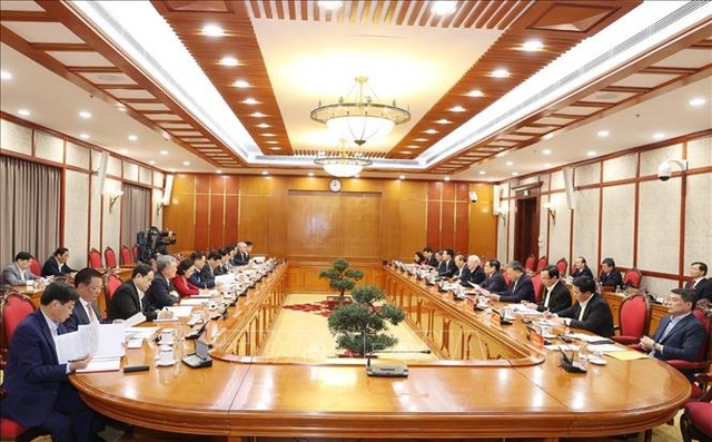 Tổng Bí thư chủ trì phiên họp đầu tiên của Bộ Chính trị khóa XIII - 2