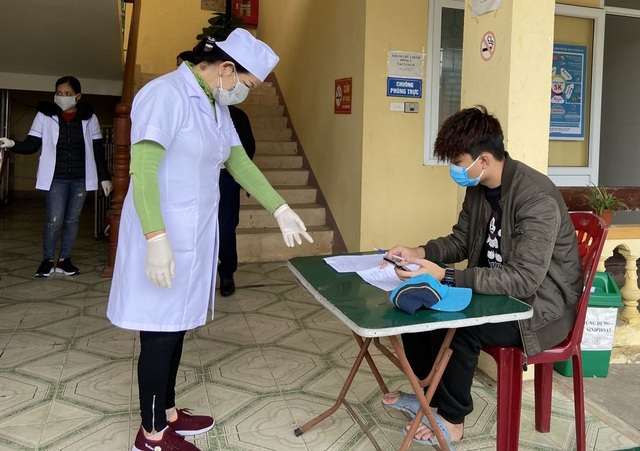 Nhiều bác sĩ phải tự cách ly vì bệnh nhân về từ vùng dịch không khai báo - 1 Nhiều bác sĩ phải tự cách ly vì bệnh nhân về từ vùng dịch không khai báo - 1