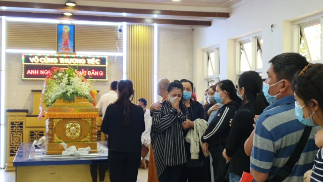 Bạn bè, đồng nghiệp tiếc thương tiễn biệt diễn viên Hải Đăng - 4 Bạn bè, đồng nghiệp tiếc thương tiễn biệt diễn viên Hải Đăng - 4