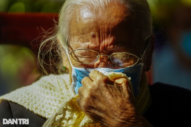 Cô giáo 90 tuổi kể về cậu học trò cũ Trương Vĩnh Trọng - 4