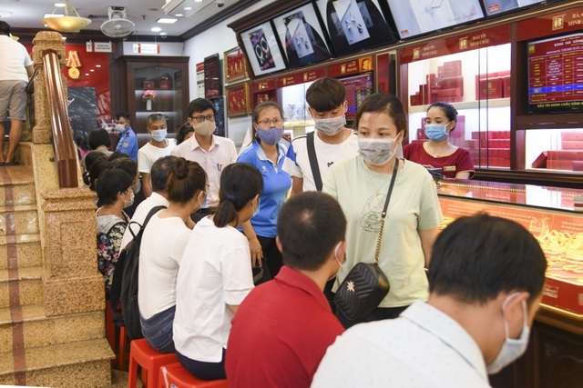 Những lưu ý khi cúng vía Thần Tài để đón tài lộc cả năm - 2 Những lưu ý khi cúng vía Thần Tài để đón tài lộc cả năm - 2