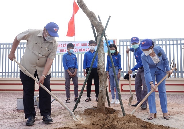Bình Định: Mỗi đoàn viên, thanh niên trồng và chăm sóc 1 cây xanh - 1 Bình Định: Mỗi đoàn viên, thanh niên trồng và chăm sóc 1 cây xanh - 1