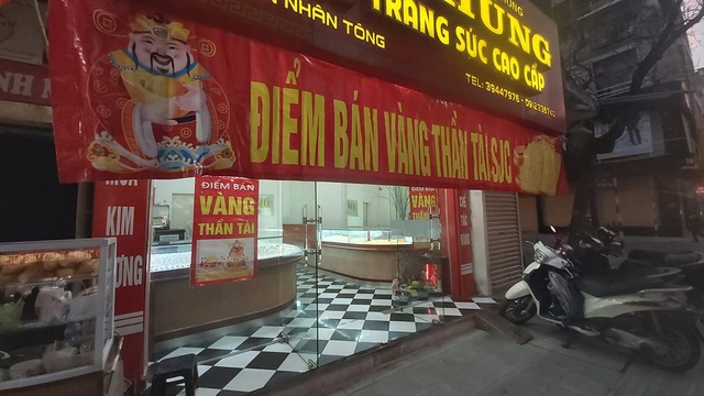 Cảnh tượng lạ lùng ngày vía Thần tài: Nơi đông đúc, chỗ vắng hoe - 8