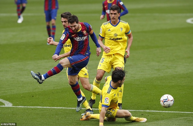 Hòa thất vọng, Barcelona hụt hơi trong cuộc đua với Atletico và Real Madrid - 7 Hòa thất vọng, Barcelona hụt hơi trong cuộc đua với Atletico và Real Madrid - 7