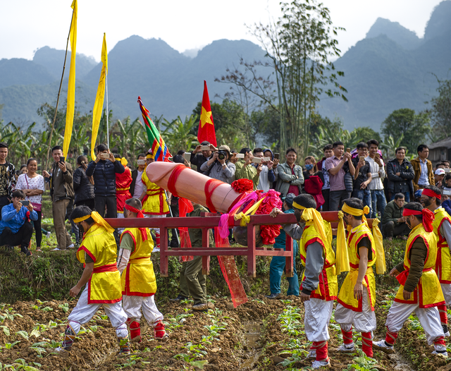 Độc đáo lễ rước sinh thực khí ở Lạng Sơn, du khách ngượng đỏ mặt - 2