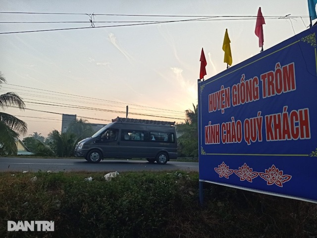 Đưa linh cửu ông Trương Vĩnh Trọng từ nhà về tỉnh làm lễ tang Nhà nước - 11 Đưa linh cửu ông Trương Vĩnh Trọng từ nhà về tỉnh làm lễ tang Nhà nước - 11