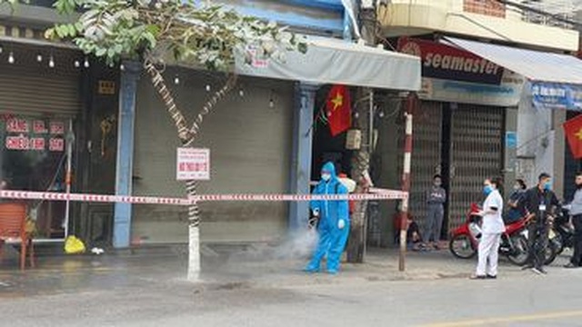 Giãn cách xã hội những nơi liên quan nữ điều dưỡng viên nhiễm SARS-CoV-2 - 2 Giãn cách xã hội những nơi liên quan nữ điều dưỡng viên nhiễm SARS-CoV-2 - 2