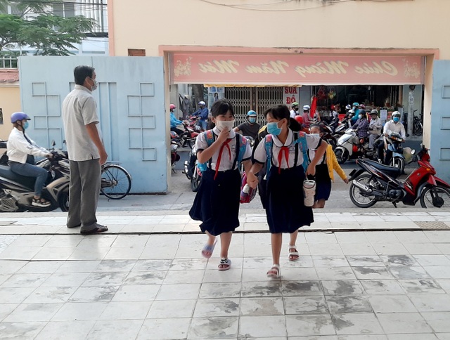 Nhiều tỉnh tăng cường phòng dịch ngày đầu tiên học sinh trở lại trường - 9 Nhiều tỉnh tăng cường phòng dịch ngày đầu tiên học sinh trở lại trường - 9