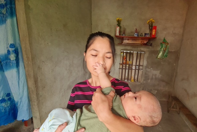 Bạn đọc giúp đỡ người đàn ông mồ côi nuôi con bị bệnh tim bẩm sinh - 2 Bạn đọc giúp đỡ người đàn ông mồ côi nuôi con bị bệnh tim bẩm sinh - 2