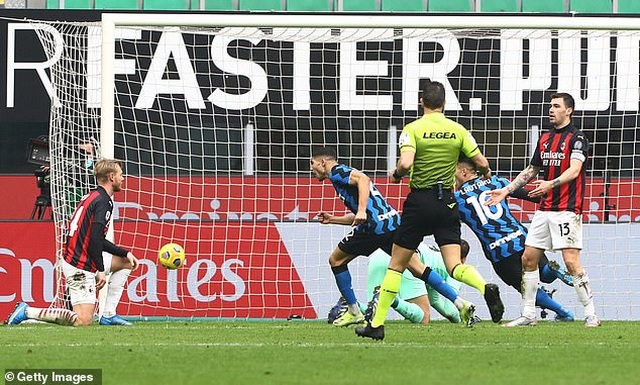 Vùi dập AC Milan, Inter đóng đinh vào ngôi đầu Serie A - 4